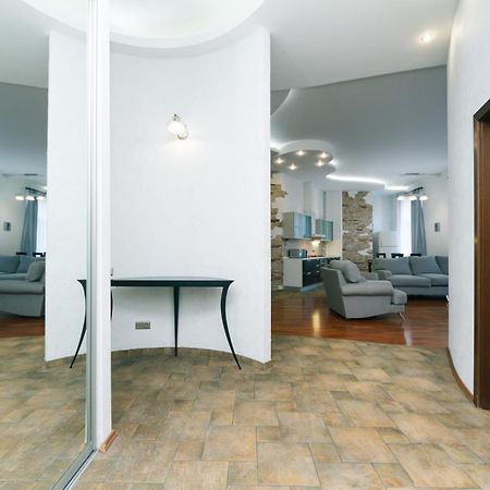 Lux Near Maidan, Khreschutyk 3Br Apartment Киев Екстериор снимка