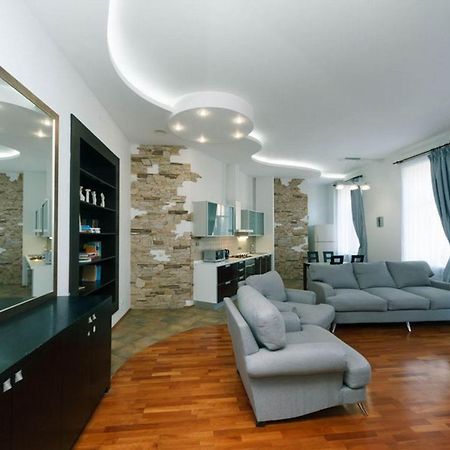 Lux Near Maidan, Khreschutyk 3Br Apartment Киев Екстериор снимка