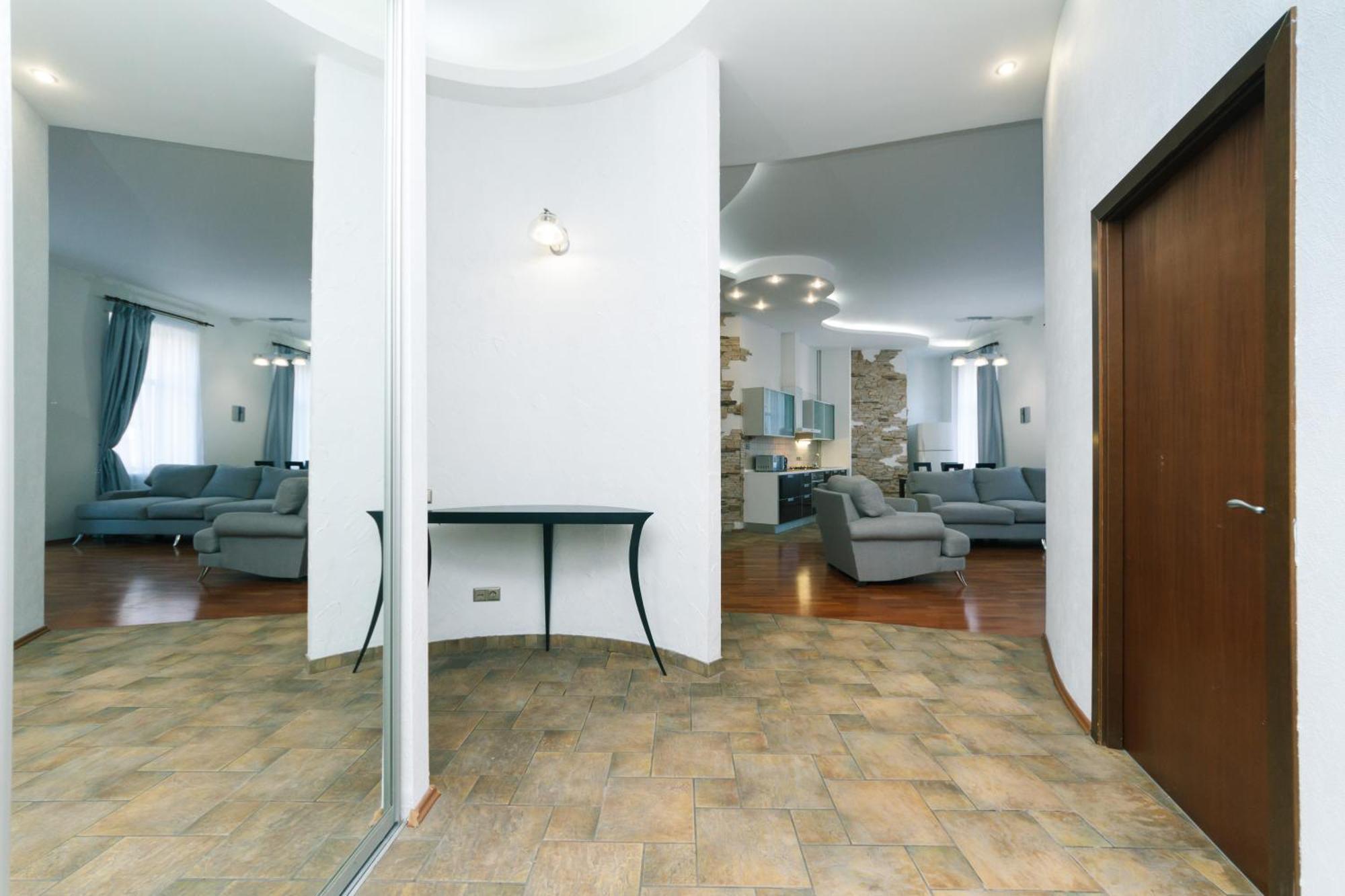 Lux Near Maidan, Khreschutyk 3Br Apartment Киев Екстериор снимка