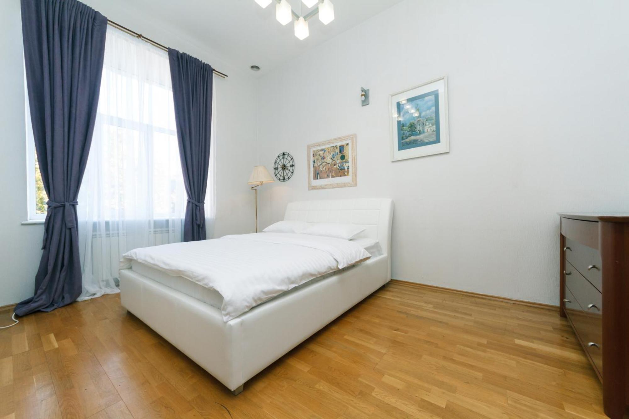 Lux Near Maidan, Khreschutyk 3Br Apartment Киев Екстериор снимка