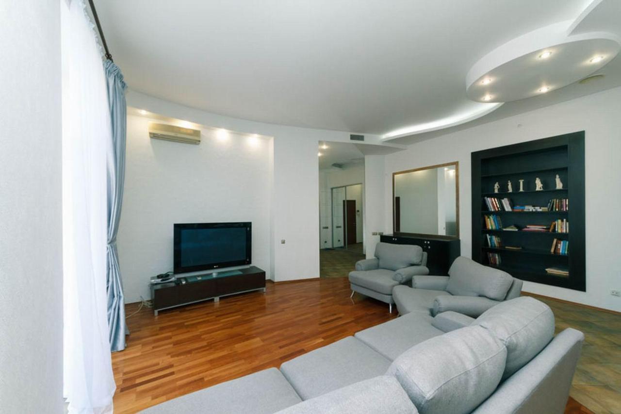 Lux Near Maidan, Khreschutyk 3Br Apartment Киев Екстериор снимка
